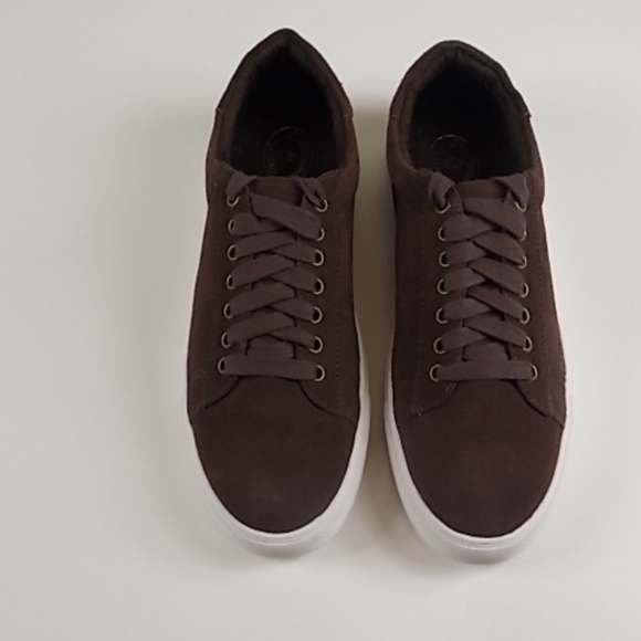 brooks brothers men's sneakers
